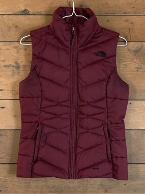 The North Face 550 Maroon Insulated Puffer Quilted Vest